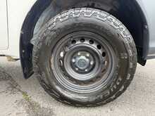 Toyota Hilux D-4D Active - U6956