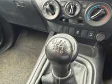 Toyota Hilux D-4D Active - U6956