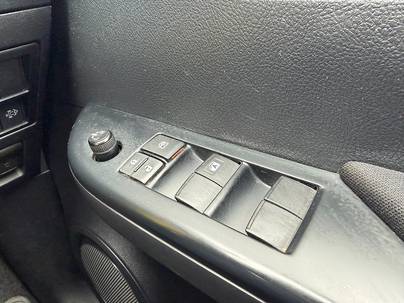 Toyota Hilux D-4D Active - U6956