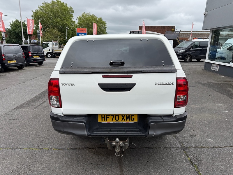 Toyota Hilux D-4D Active - U6956