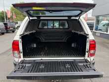 Toyota Hilux D-4D Active - U6956