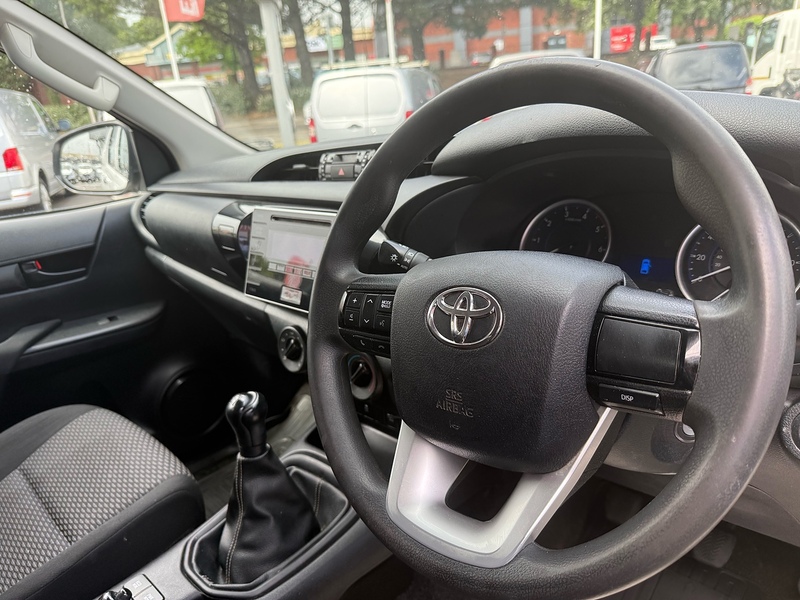 Toyota Hilux D-4D Active - U6972