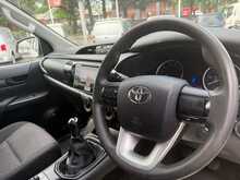 Toyota Hilux D-4D Active - U6972