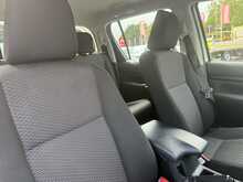 Toyota Hilux D-4D Active - U6972