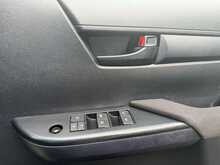 Toyota Hilux D-4D Active - U6972