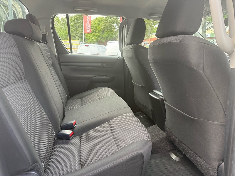 Toyota Hilux D-4D Active - U6972