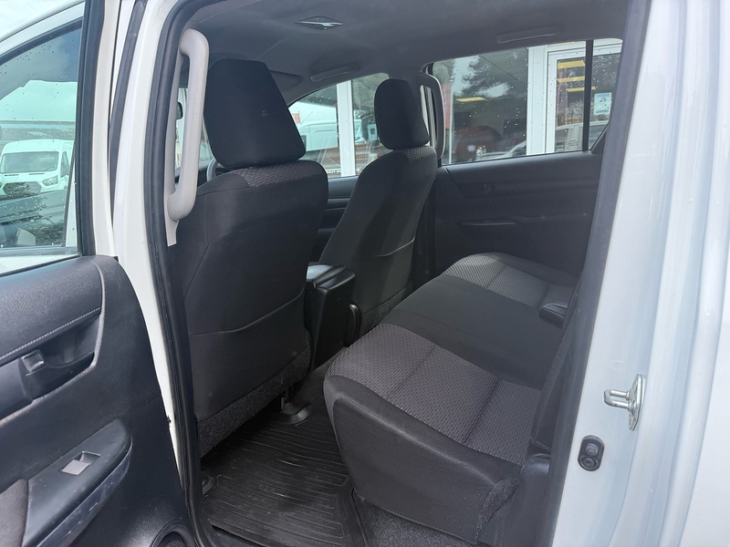 Toyota Hilux D-4D Active - U6972