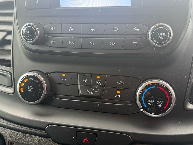 Ford Transit Custom 300 EcoBlue Leader - U6984