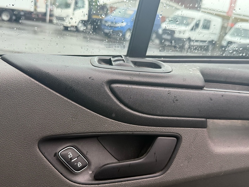 Ford Transit Custom 300 EcoBlue Leader - U6984