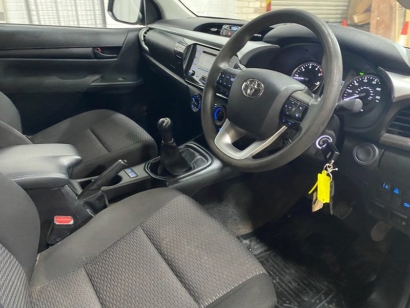 Toyota Hilux D-4D Active - U6995