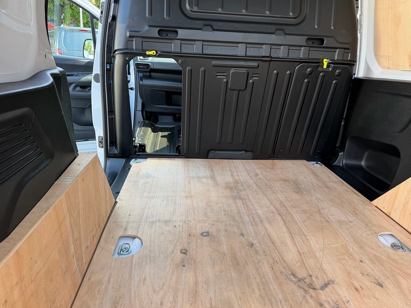 Citroen Berlingo BlueHDi 650 Enterprise Edition M - U7000