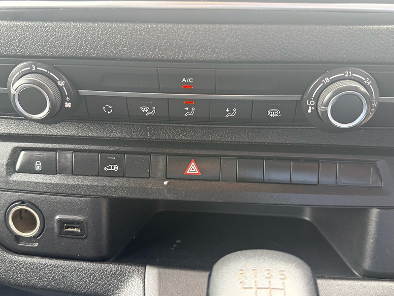 Vauxhall Vivaro Turbo D 2900 Prime - U7001