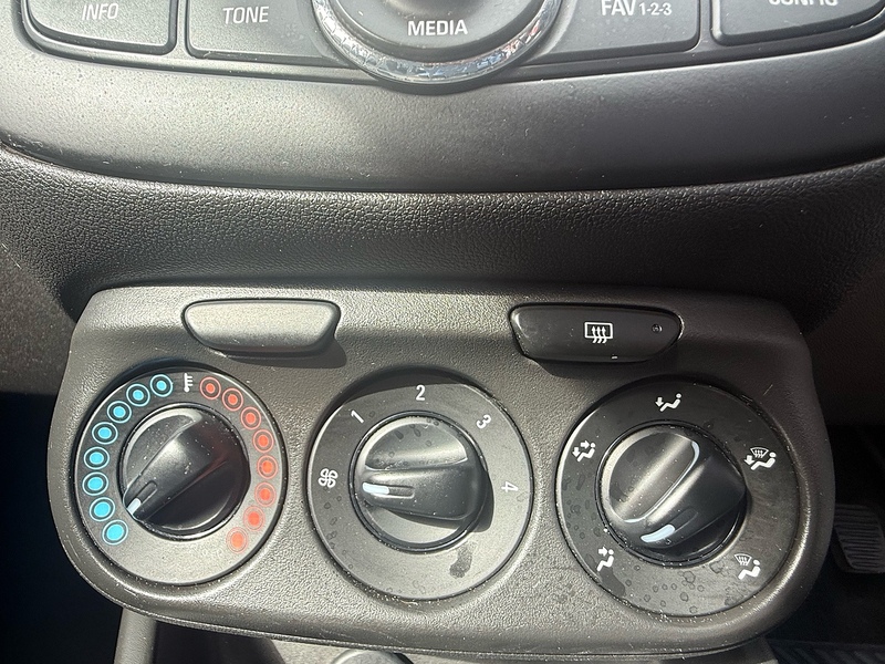 Vauxhall Corsa Van CDTi ecoFLEX - U7006