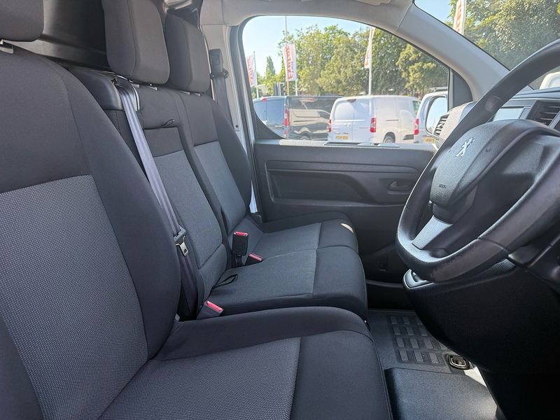 Peugeot Expert BlueHDi 1000 Asphalt Premium + - U7025