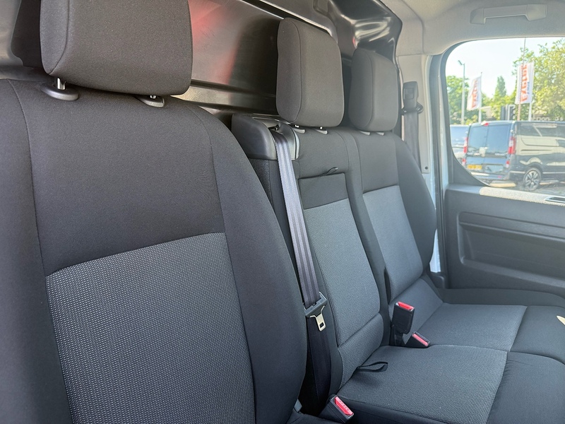 Peugeot Expert BlueHDi 1000 Asphalt Premium + - U7025