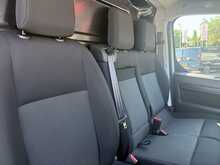 Peugeot Expert BlueHDi 1000 Asphalt Premium + - U7025