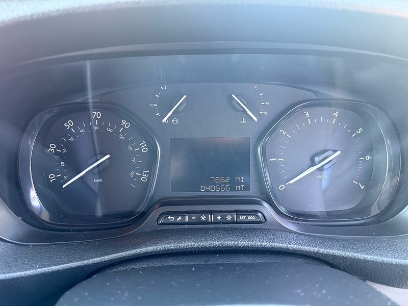 Peugeot Expert BlueHDi 1000 Asphalt Premium + - U7025