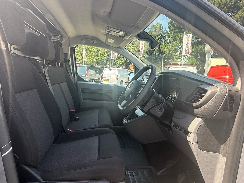 Vauxhall Vivaro Turbo D 2900 Dynamic - U7028
