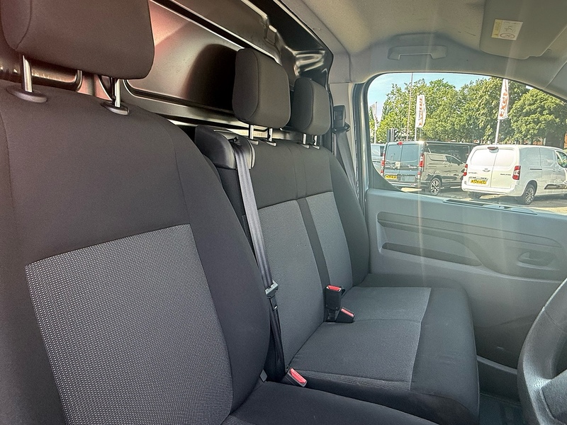 Vauxhall Vivaro Turbo D 2900 Dynamic - U7028