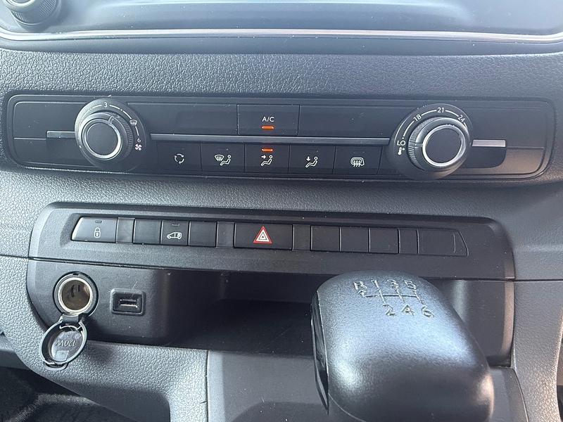 Vauxhall Vivaro Turbo D 2900 Dynamic - U7028