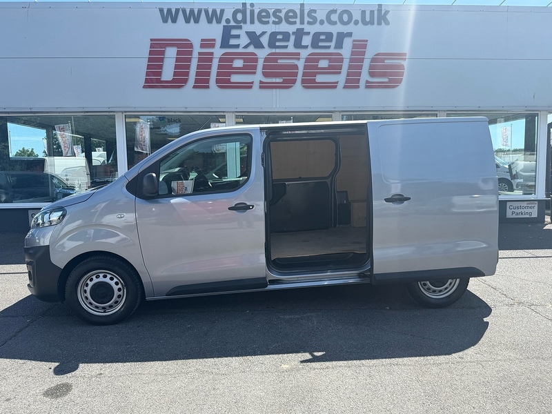 Vauxhall Vivaro Turbo D 2900 Dynamic - U7028