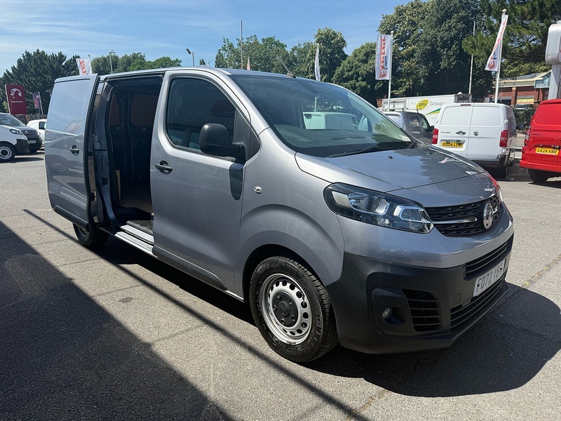 Vauxhall Vivaro Turbo D 2900 Dynamic - U7028