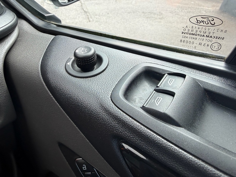 Ford Transit Custom 300 EcoBlue Limited - U7032