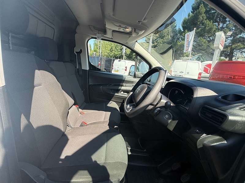 Citroen Berlingo BlueHDi 950 Enterprise Edition XL - U7036
