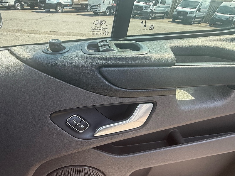 Ford Transit Custom 320 EcoBlue Trend - U7039