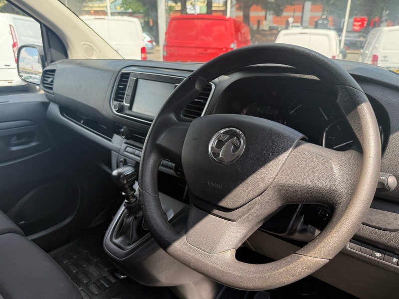 Vauxhall Vivaro Turbo D 3100 Pro L2H1 - U7048