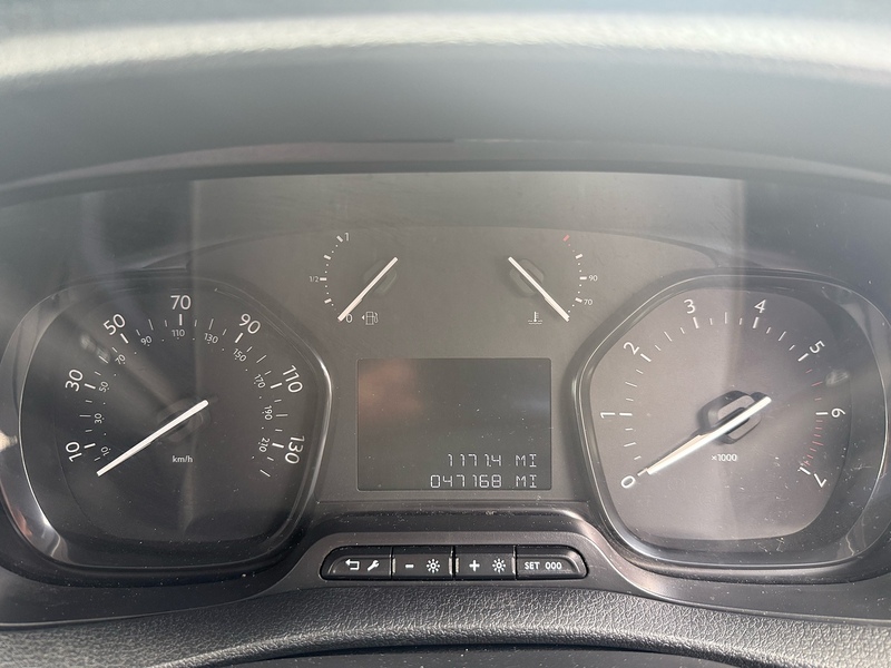 Vauxhall Vivaro Turbo D 2900 Pro L2H1 - U7069