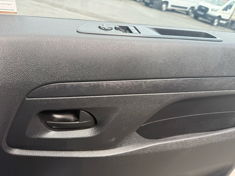 Vauxhall Vivaro Turbo D 2900 Pro L2H1 - U7069