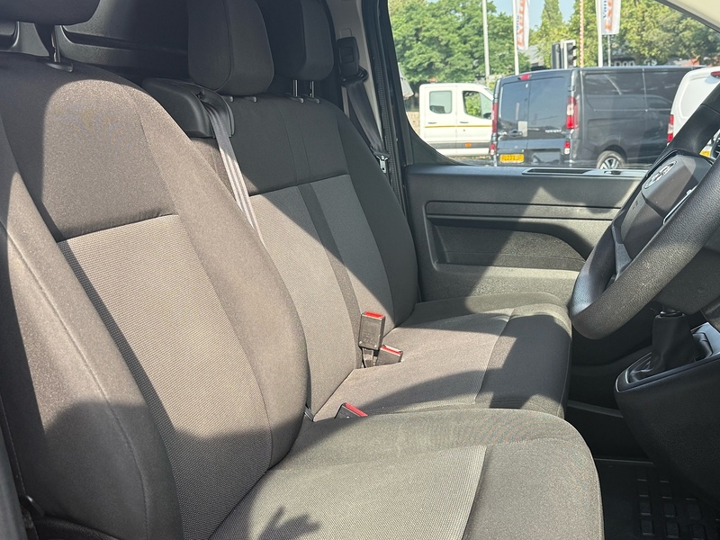 Vauxhall Vivaro Turbo D Prime - U7070