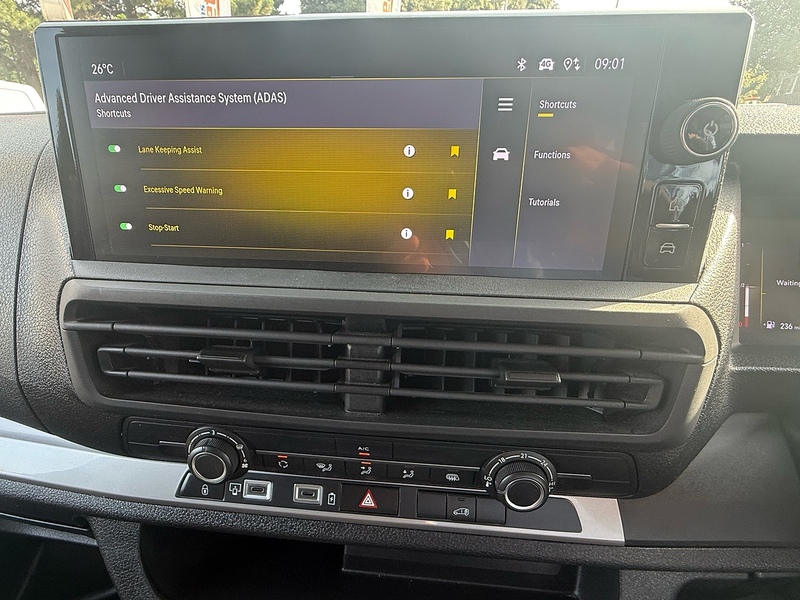 Vauxhall Vivaro Turbo D Prime - U7070