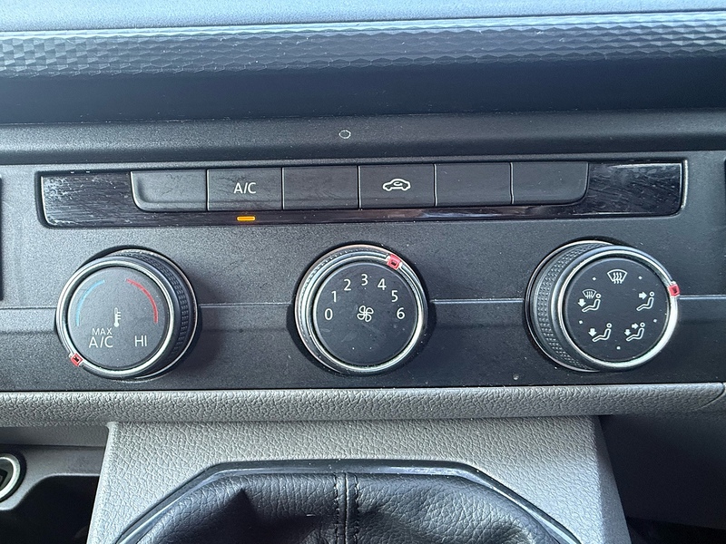 Volkswagen Transporter TDI T28 Highline SWB - U7079