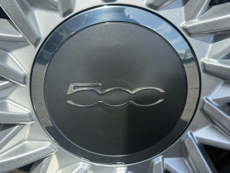 Fiat 500 Dolcevita 1.0 MHEV - U7085