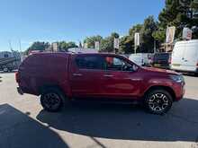 Toyota Hilux D-4D Invincible 2.8 AUTO - U7091