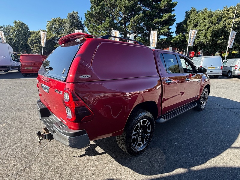 Toyota Hilux D-4D Invincible 2.8 AUTO - U7091