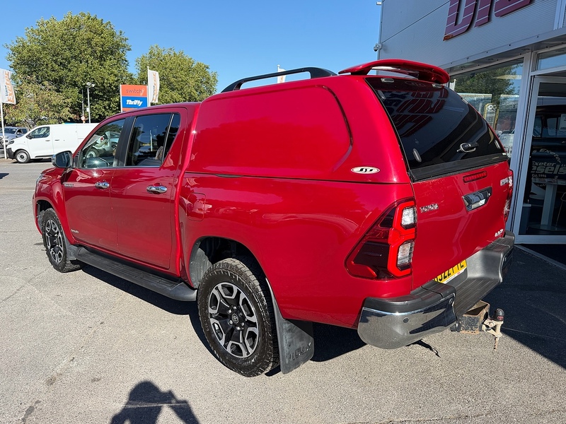 Toyota Hilux D-4D Invincible 2.8 AUTO - U7091