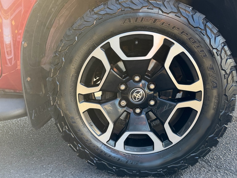 Toyota Hilux D-4D Invincible 2.8 AUTO - U7091