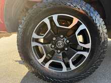 Toyota Hilux D-4D Invincible 2.8 AUTO - U7091