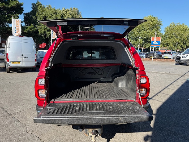 Toyota Hilux D-4D Invincible 2.8 AUTO - U7091