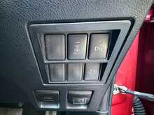 Toyota Hilux D-4D Invincible 2.8 AUTO - U7091