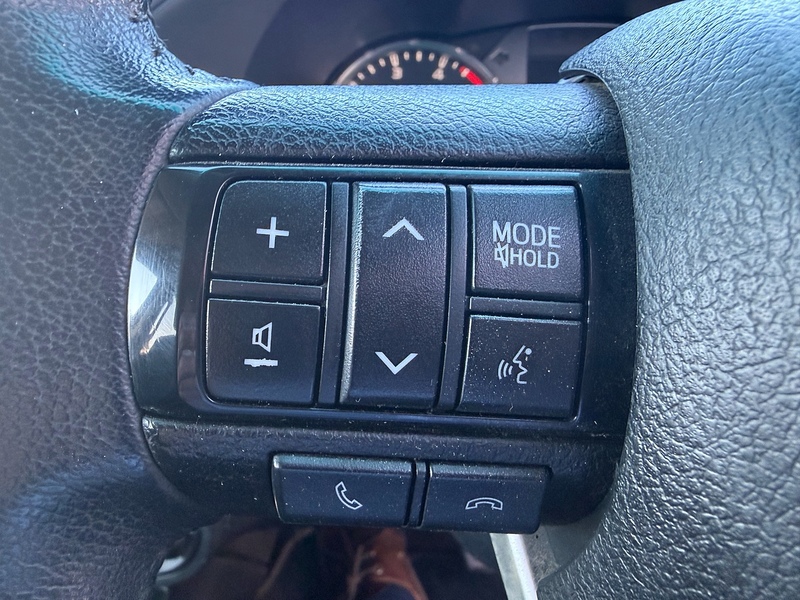 Toyota Hilux D-4D Invincible 2.8 AUTO - U7091