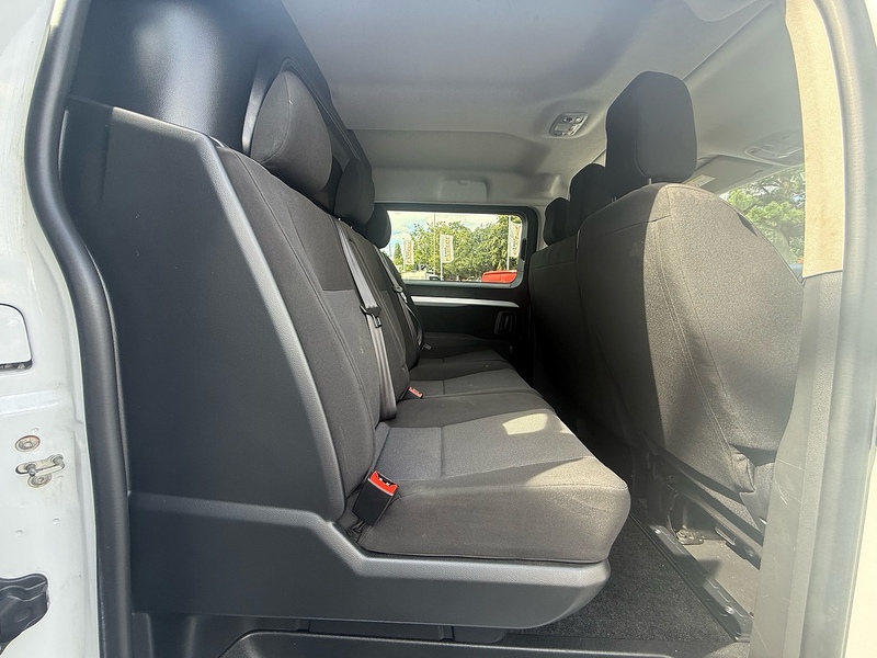 Peugeot Expert BlueHDi 1200 Professional Premium + - U7105