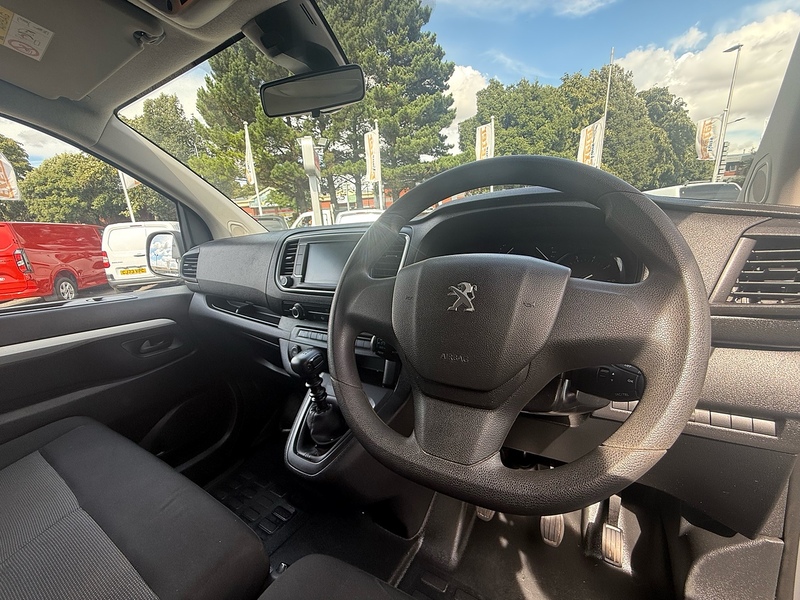 Peugeot Expert BlueHDi 1200 Professional Premium + - U7105