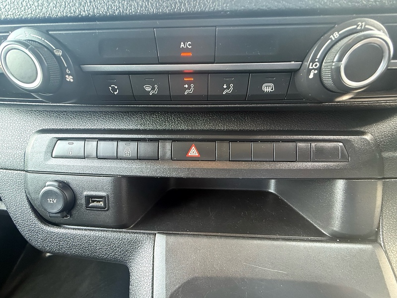 Peugeot Expert BlueHDi 1200 Professional Premium + - U7105