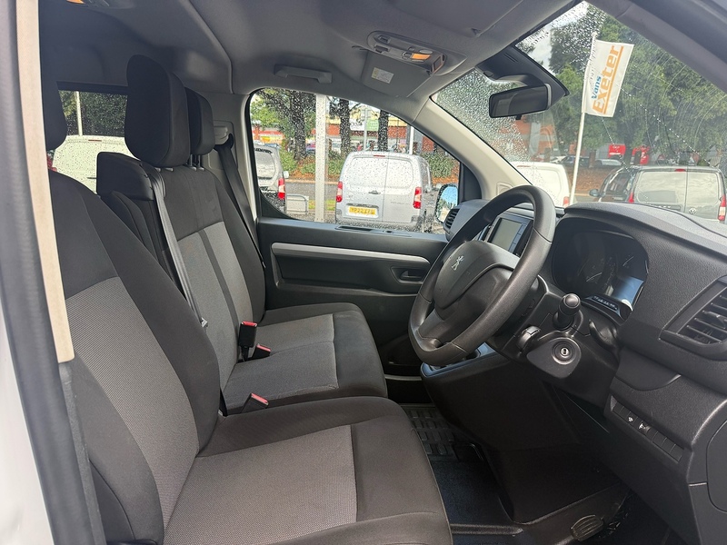Peugeot Expert BlueHDi 1200 Professional Premium + - U7105