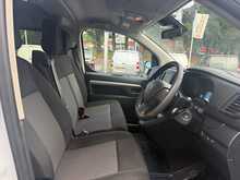 Peugeot Expert BlueHDi 1200 Professional Premium + - U7105