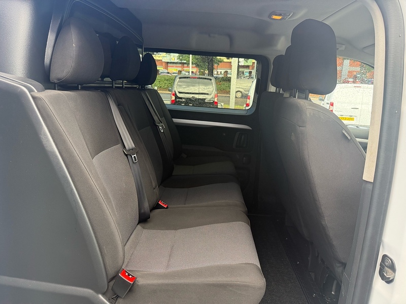 Peugeot Expert BlueHDi 1200 Professional Premium + - U7105